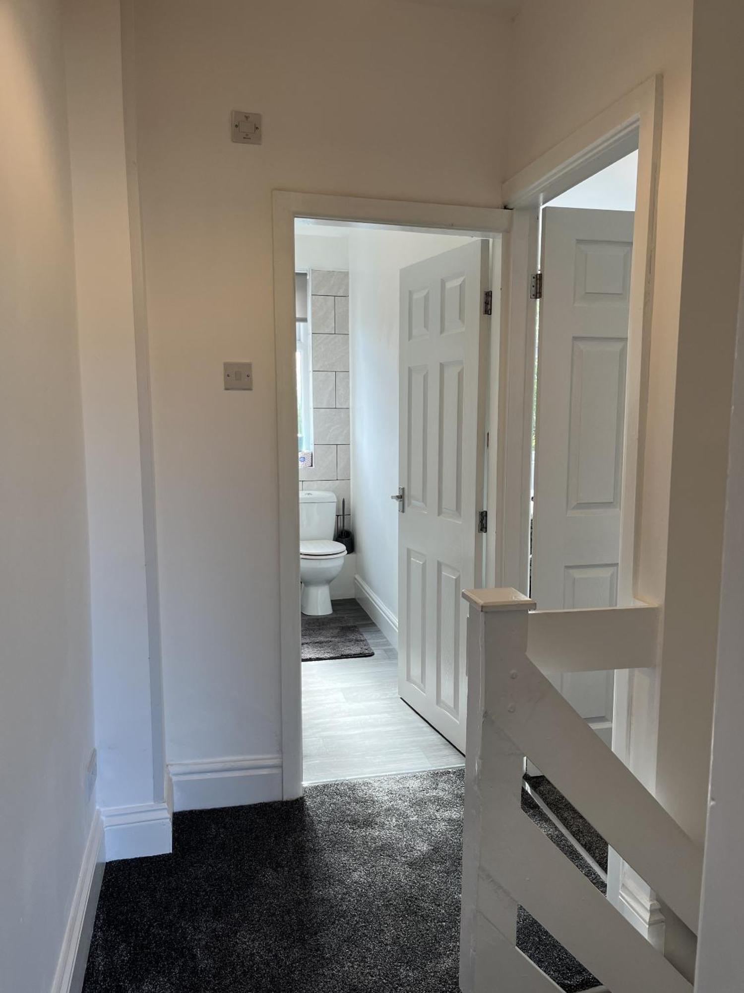Modernised Central Wigan Townhouse Sleeps Up To 6 מראה חיצוני תמונה