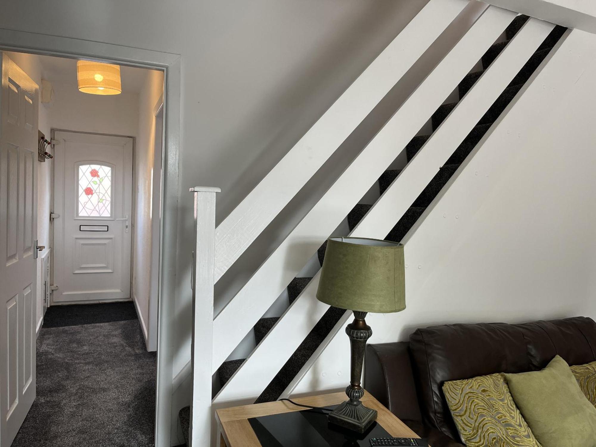 Modernised Central Wigan Townhouse Sleeps Up To 6 מראה חיצוני תמונה