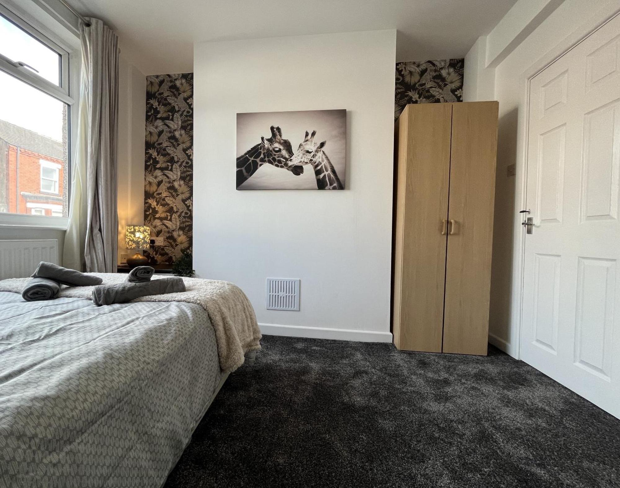 Modernised Central Wigan Townhouse Sleeps Up To 6 מראה חיצוני תמונה